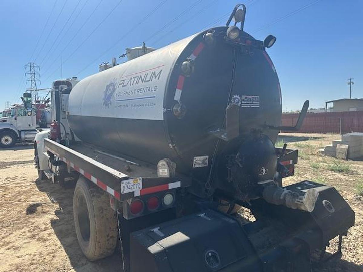 Used 2010 Kenworth T370