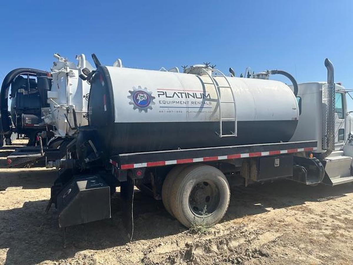 Used 2010 Kenworth T370