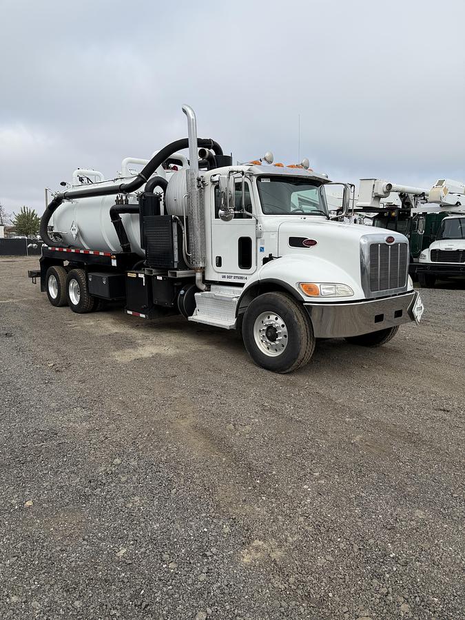 Used 2016 LIQUID RING 70BBL DOT CODE PETERBILT 348