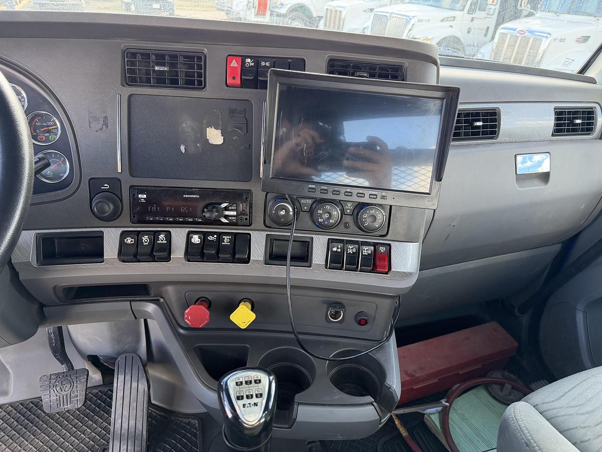 Used 2016 KENWORTH T880 KNUCKLE BOOM 