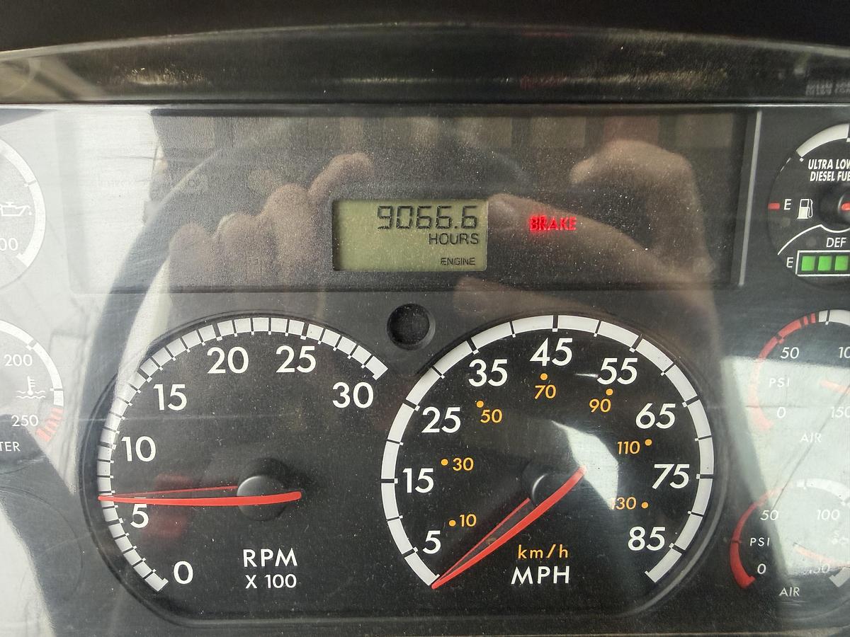 Used FREIGHTLINER ALTEC D3060B DIGGER DERRICK