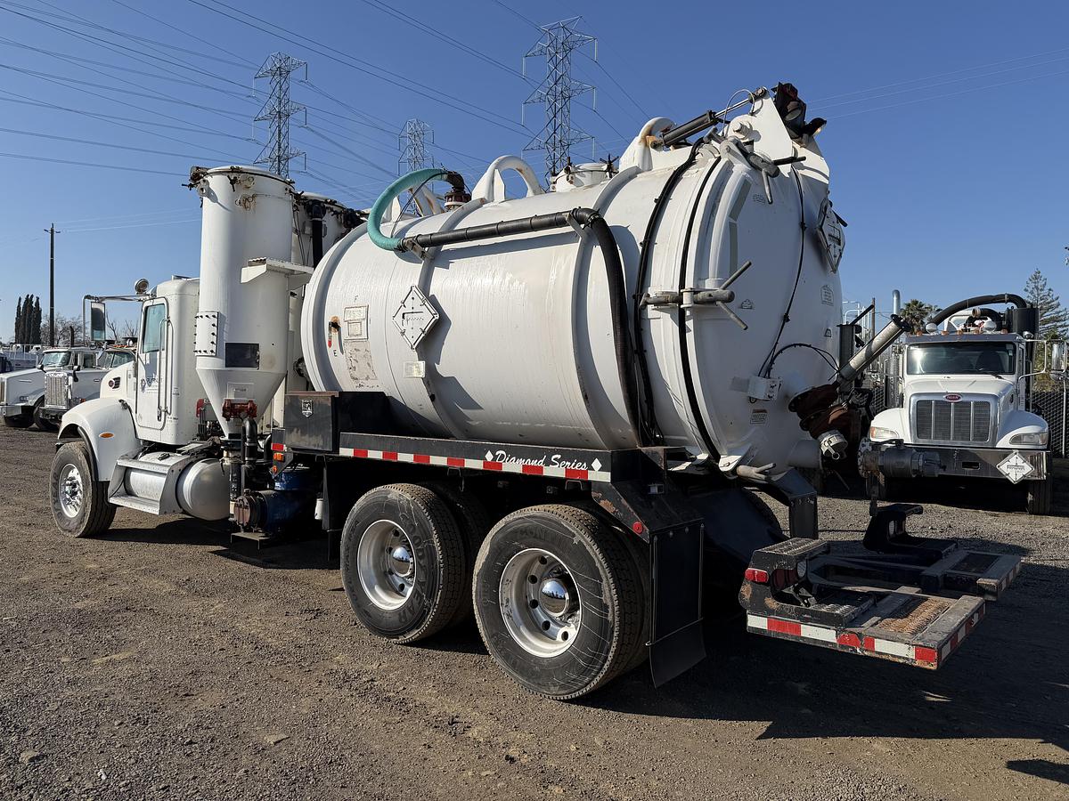 Used 2013 SCRUBBER DOT 70BBL PETERBILT Peterbilt 348
