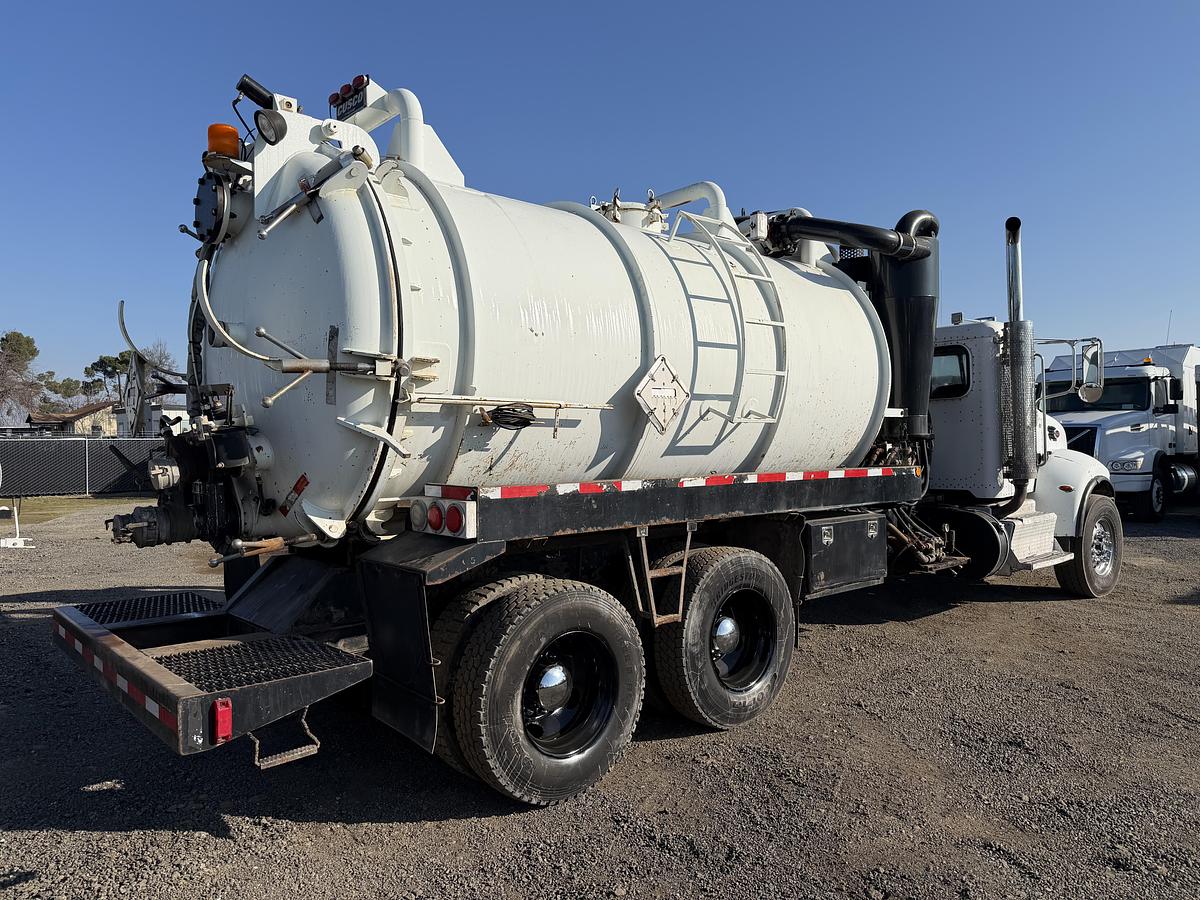 Used 2013 CUSCO MASTER VAC DOT 70BBL PETERBILT 