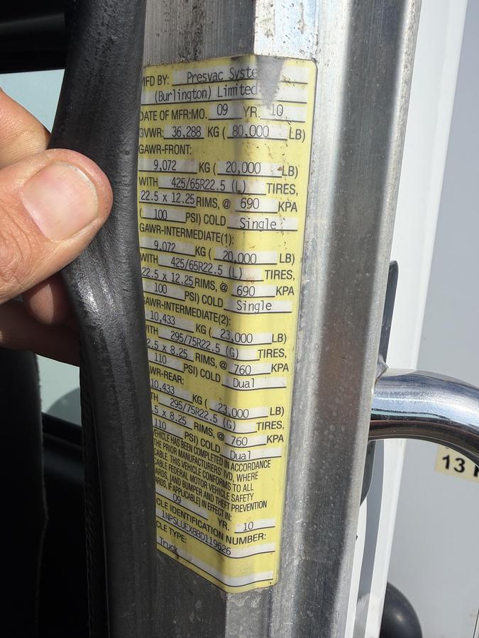 Used 2011 PRESVAC POWER VAC PETERBILT 365