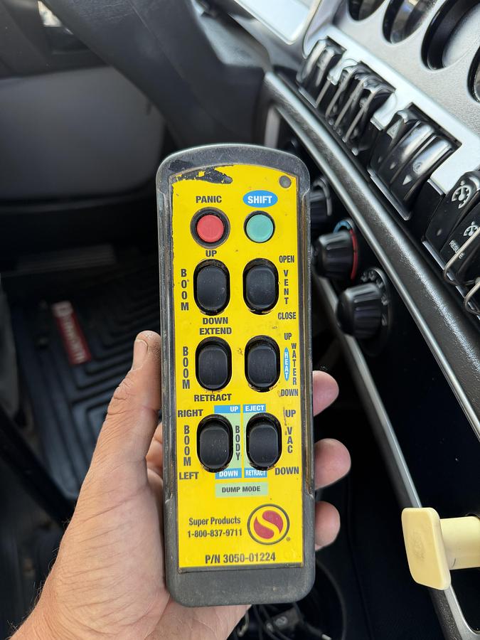 Used 2012 Kenworth T800 MUD DOG 1600