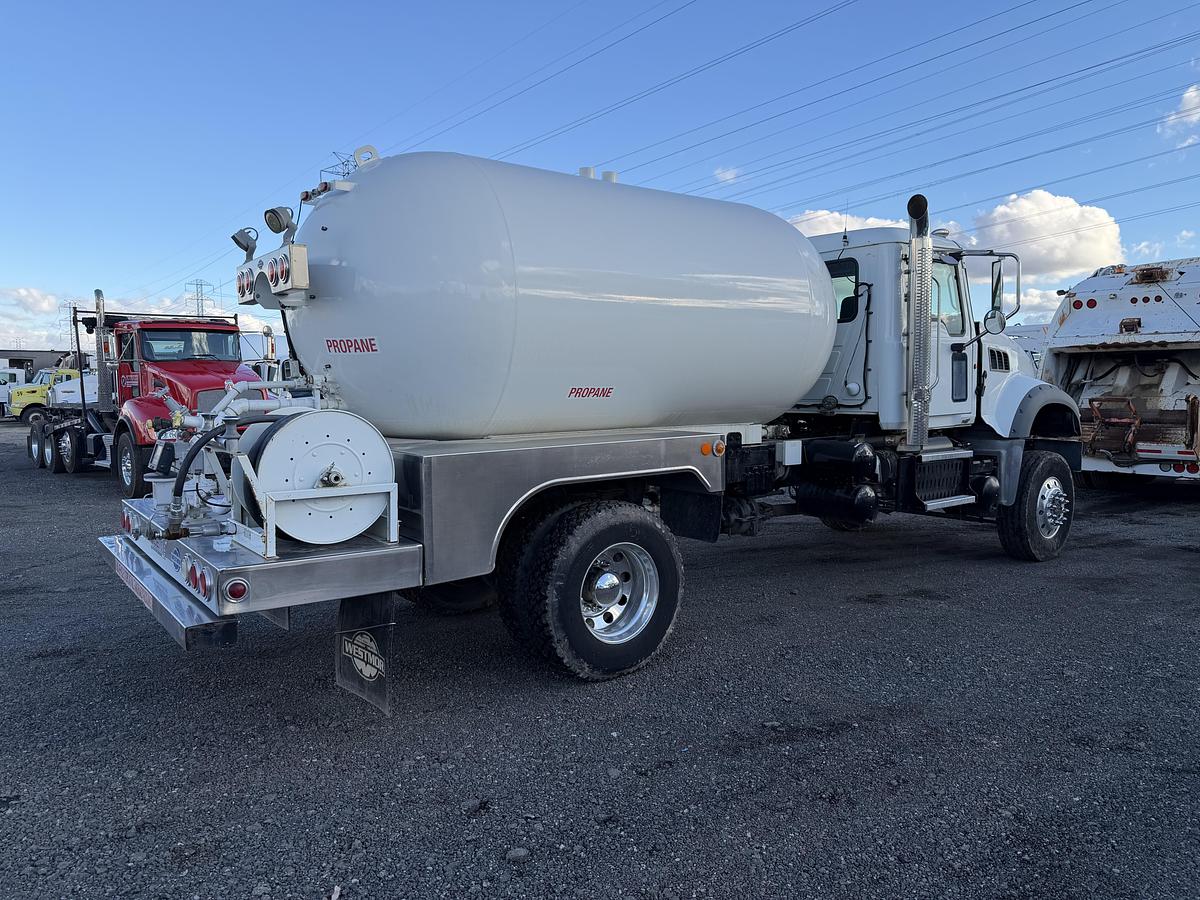Used 2015 MACK 4X4 PROPANE TRUCK 