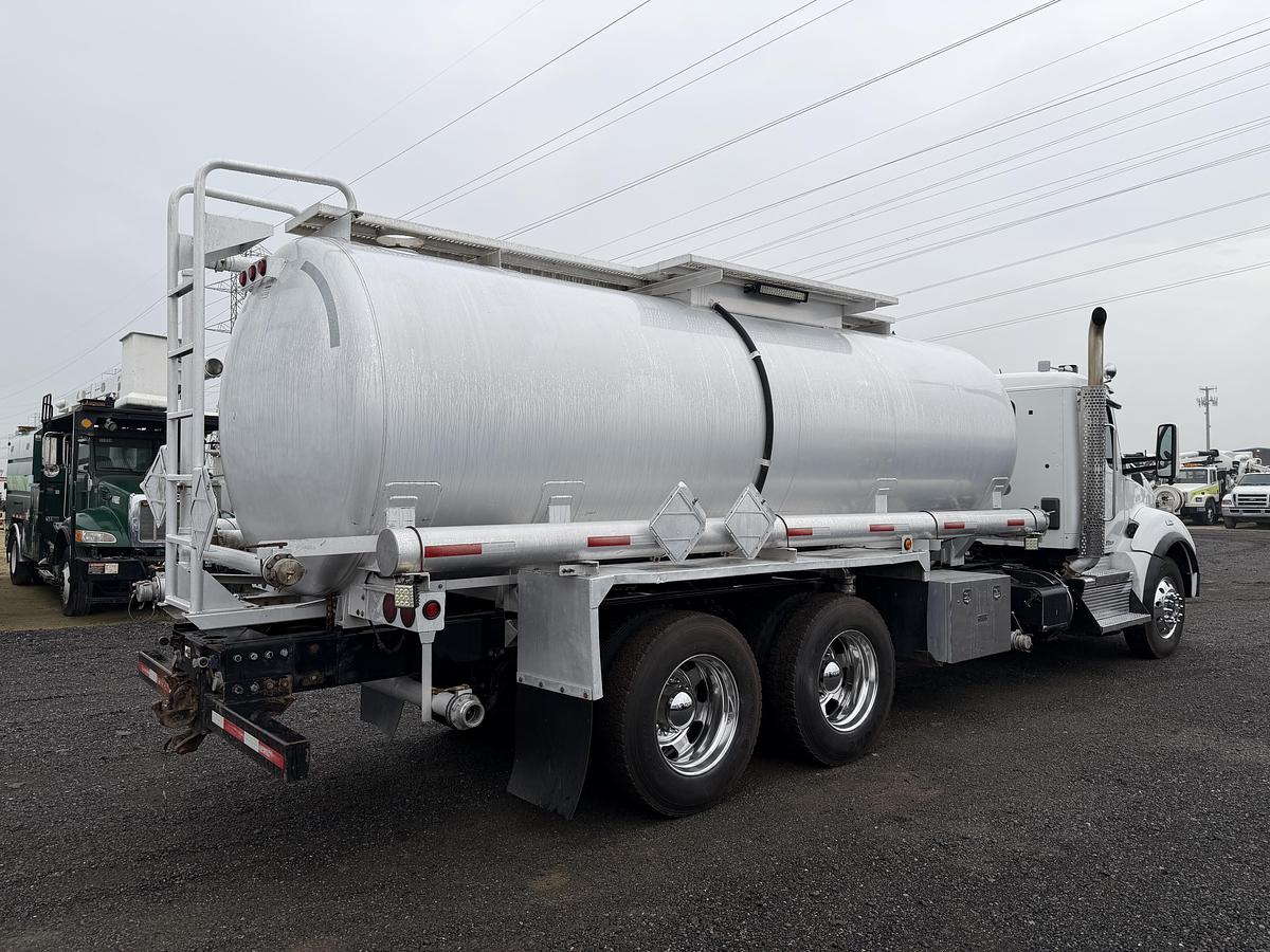 Used 2018 TANKER 4400 GALLON KENWORTH T880