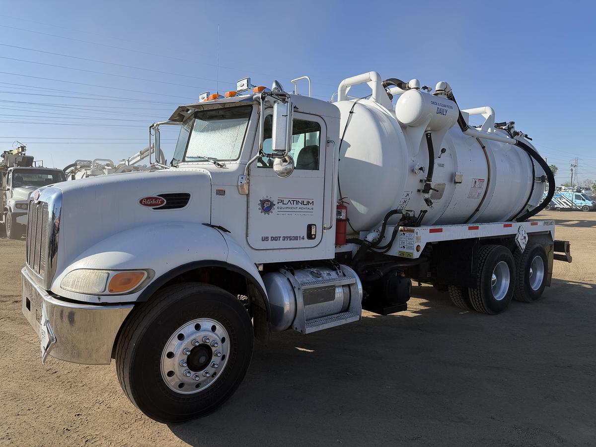 Used 2013 PETERBILT 348 DOT PRESVAC 70BBL
