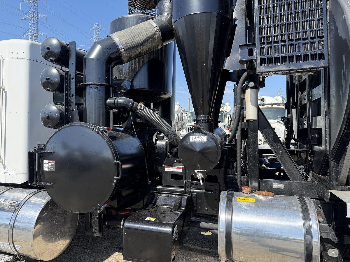 Used 2012 VACTOR HXX KENWORTH T800