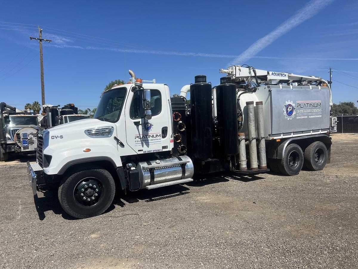 Used 2012  Freightliner 112sd