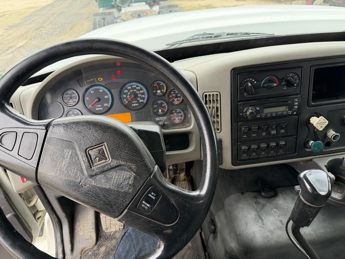 Used 2010 INTERNATIONAL GUZZLER AIR MOVER 