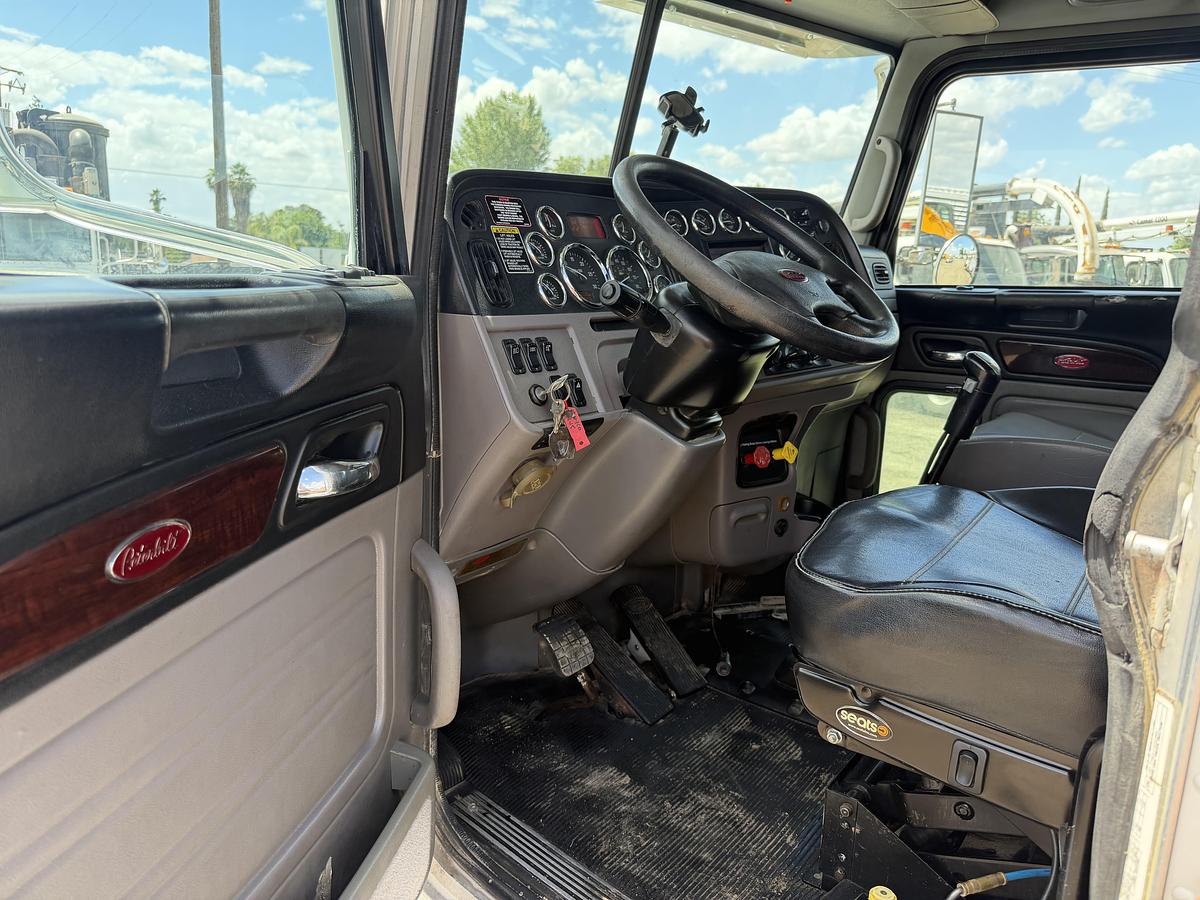 Used 2014 WINCH TRUCK PETERBILT 367
