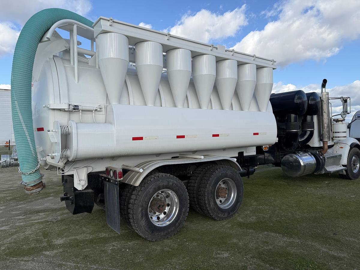 Used 2011 GAPVAX HV-57 PETERBILT 365 
