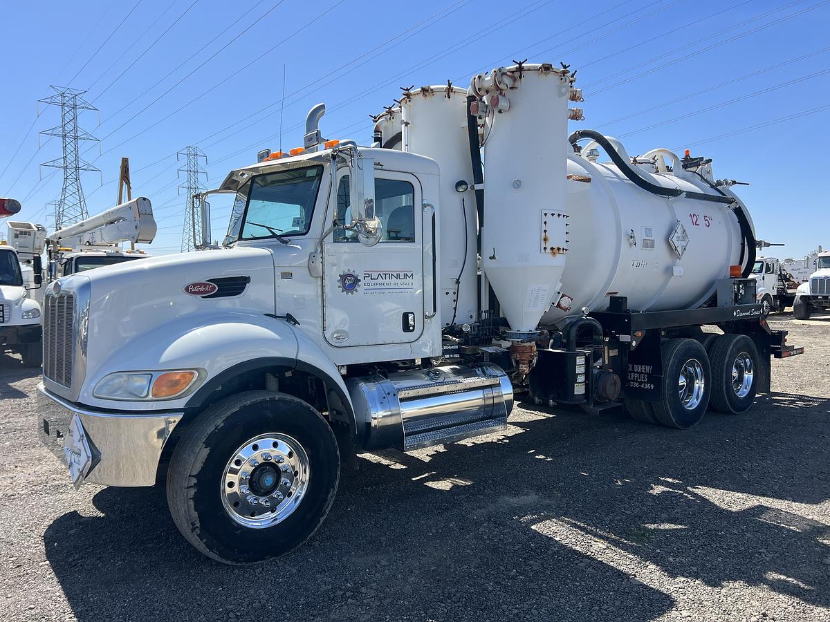 Used 2013 Peterbilt 348
