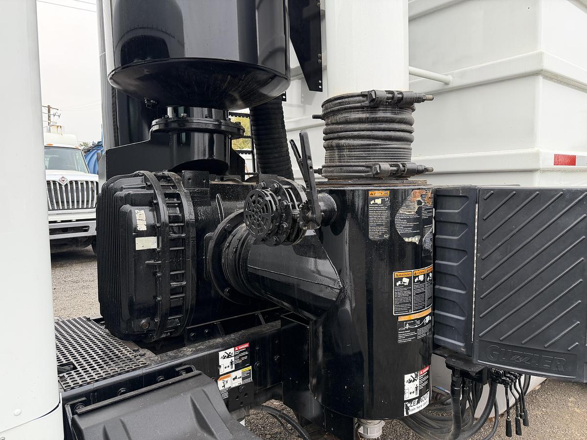 Used 2015 GUZZLER CLASSIC KENWORTH T800