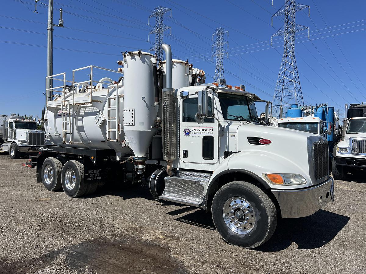 Used 2013 Peterbilt 348