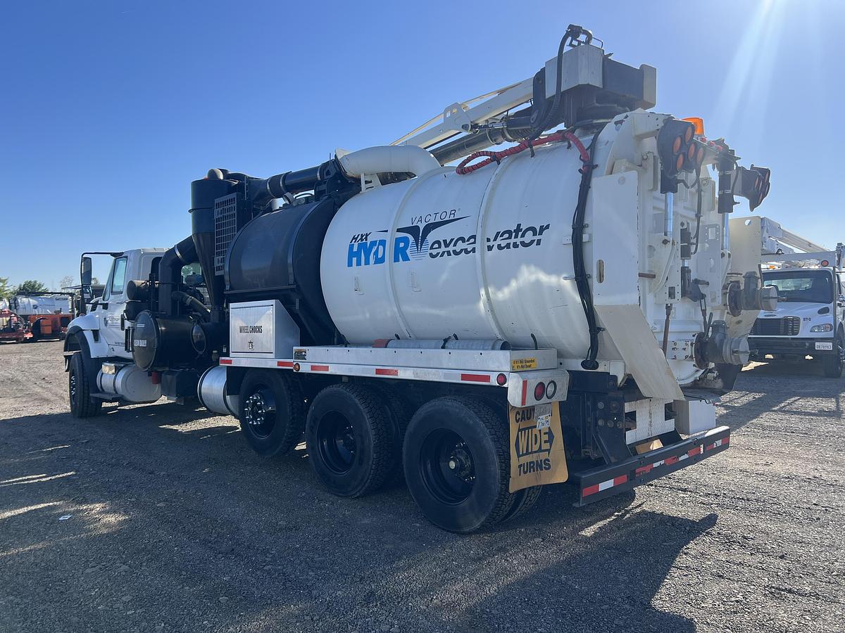 Used 2011 International 7600