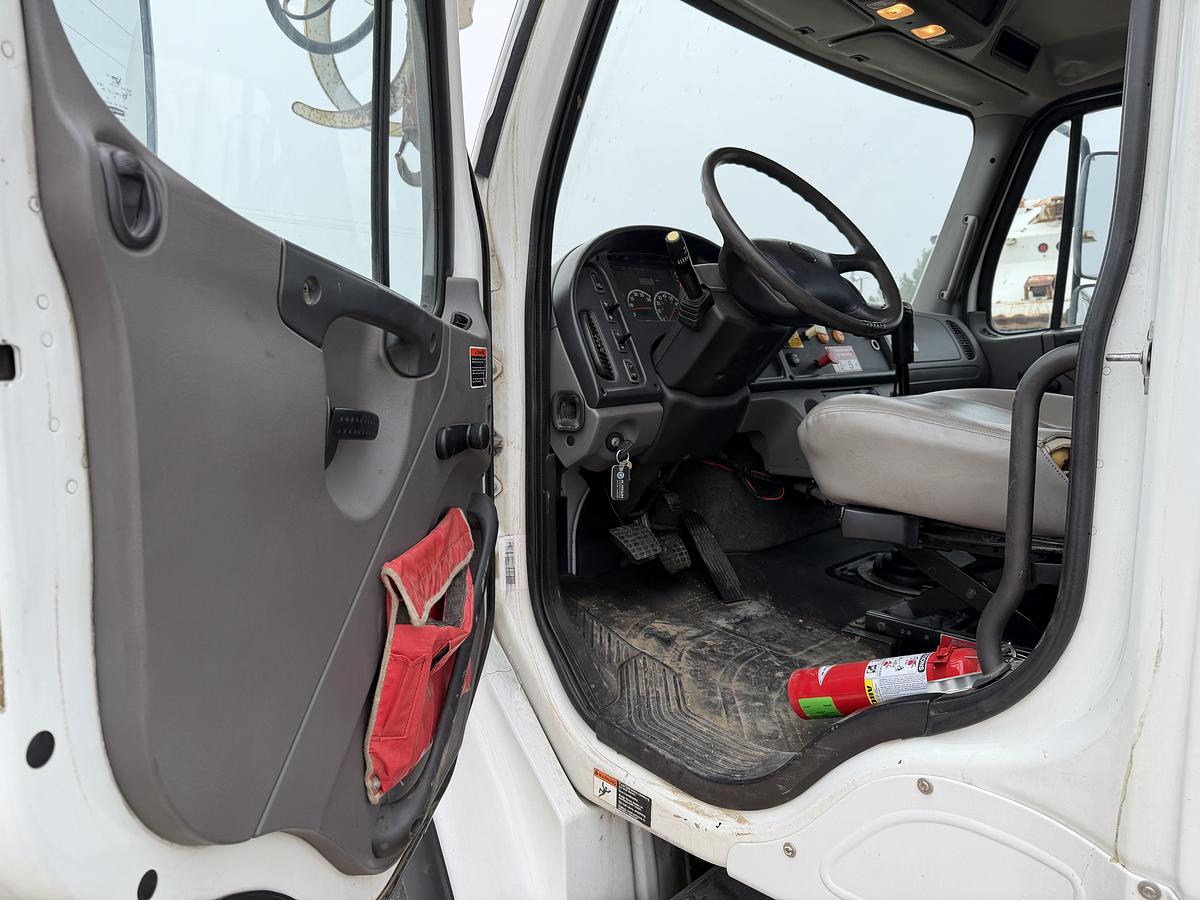 Used FREIGHTLINER ALTEC D3060B DIGGER DERRICK