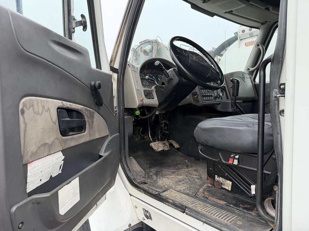 Used 2010 INTERNATIONAL GUZZLER AIR MOVER 