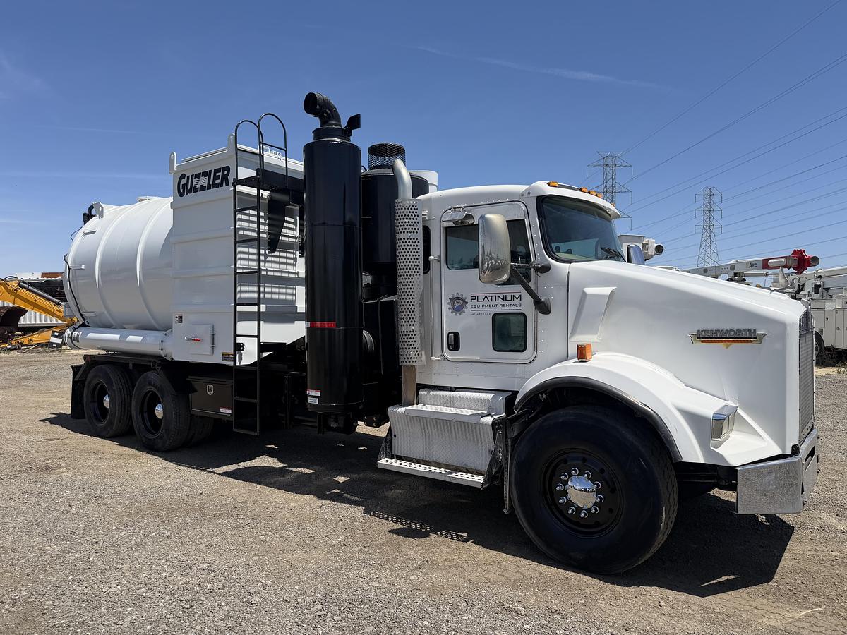 Used 2013 KENWORTH GUZZLER AIR MOVER