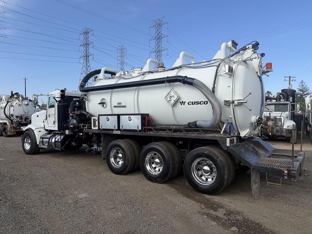 Used 2014 CUSCO DOT 110BBL PETERBILT 367