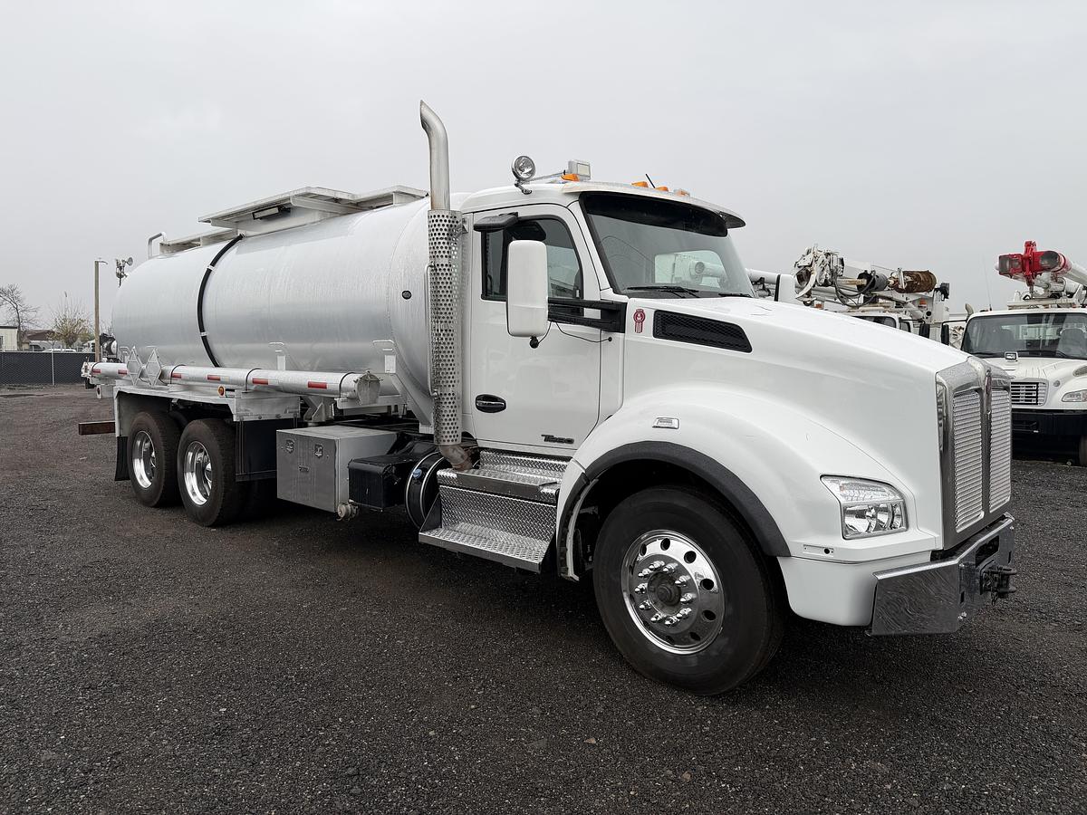 Used 2018 TANKER 4400 GALLON KENWORTH T880