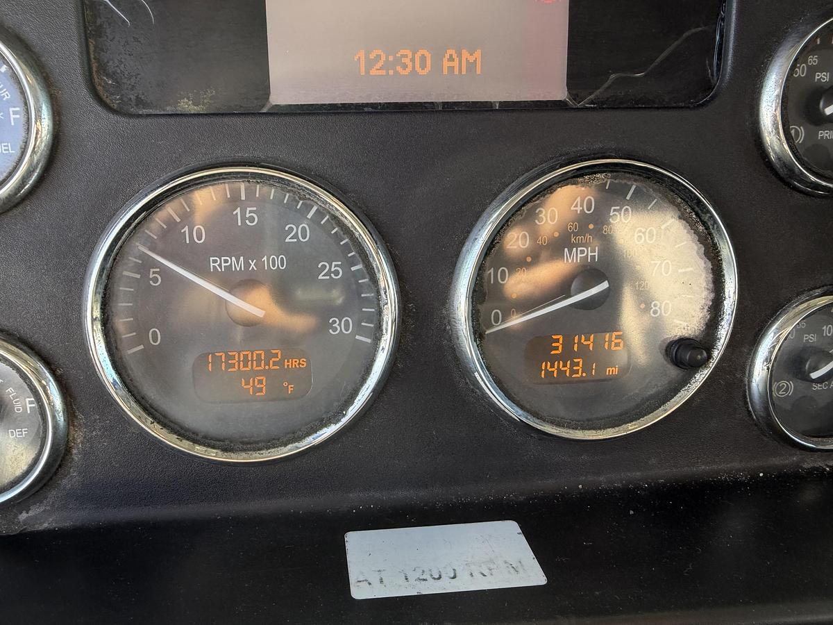 Used 2013 SCRUBBER DOT 70BBL PETERBILT Peterbilt 348