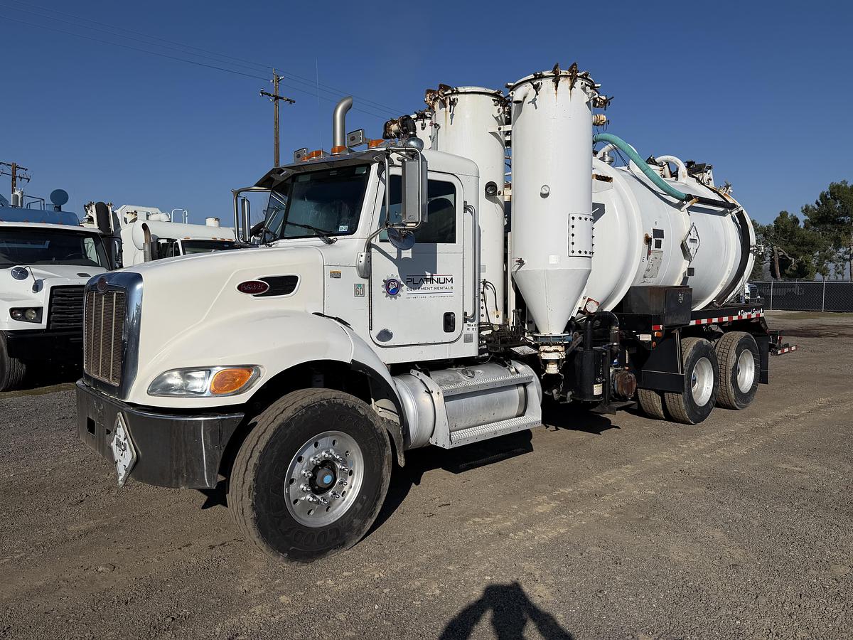 Used 2013 SCRUBBER DOT 70BBL PETERBILT  Peterbilt 348