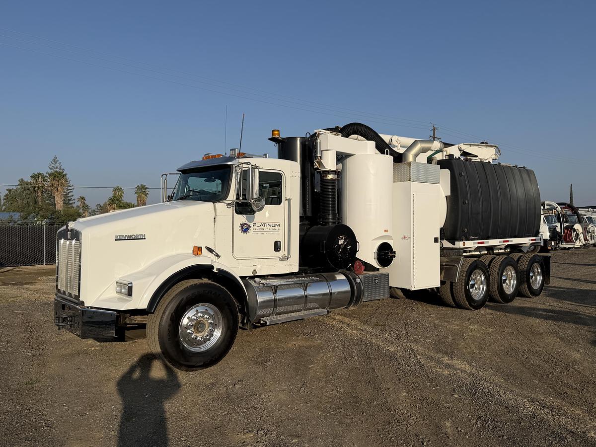 Used 2012 KENWORTH T800 MUD DOG 1600