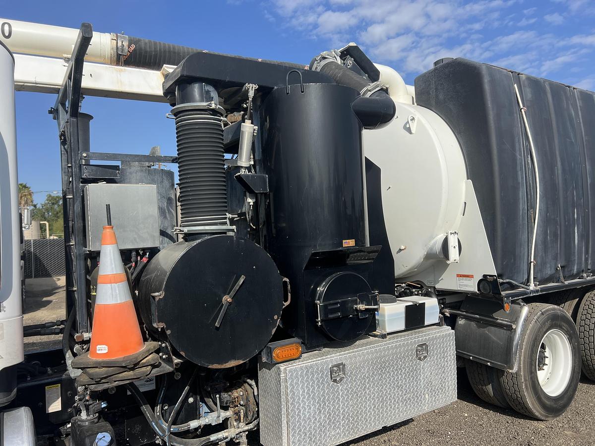 Used 2015 FREIGHTLINER CAMEL SUPER PRODUCTS