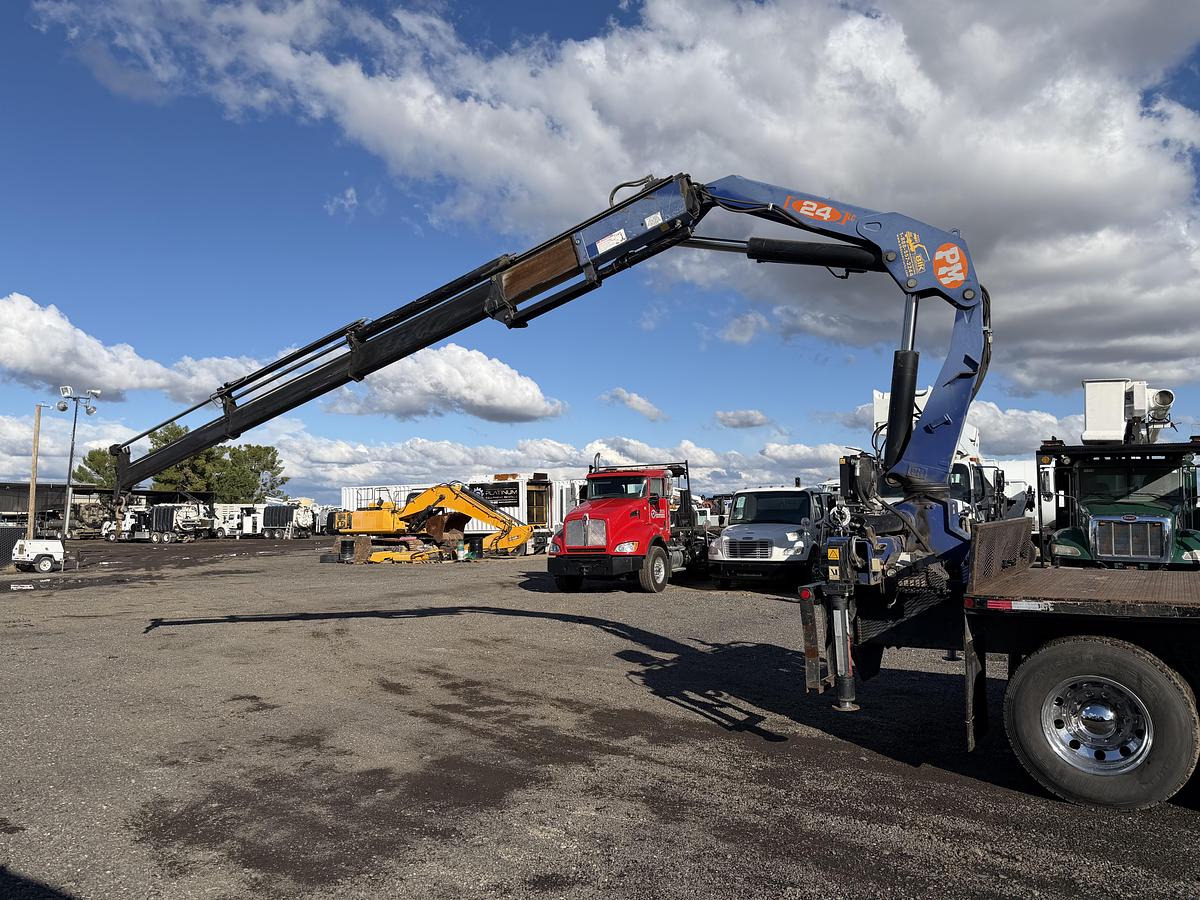 Used 2013 KENWORTH T800 KNUCKLE BOOM 