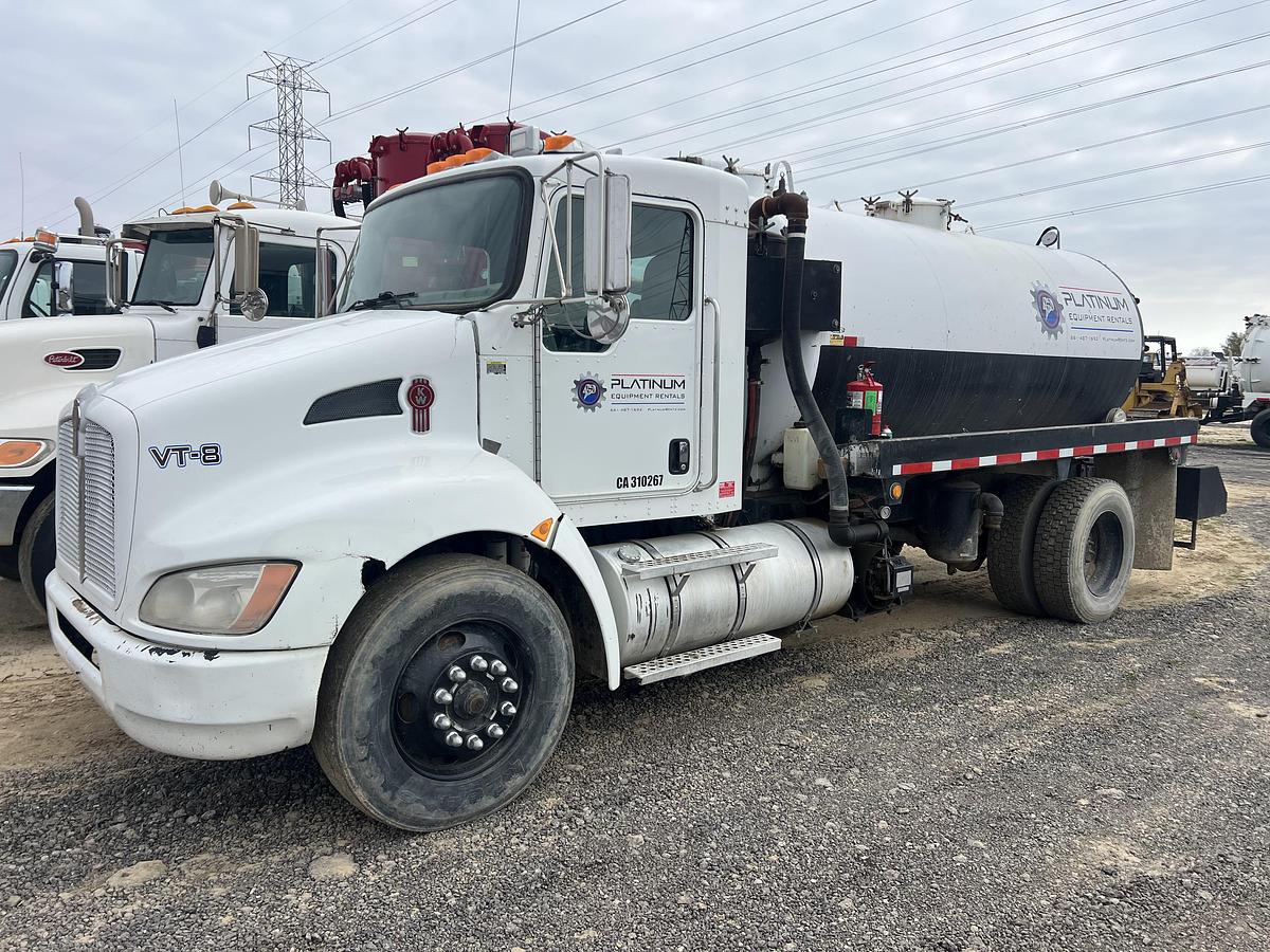 Used 2011 International 1500 gallon septic 