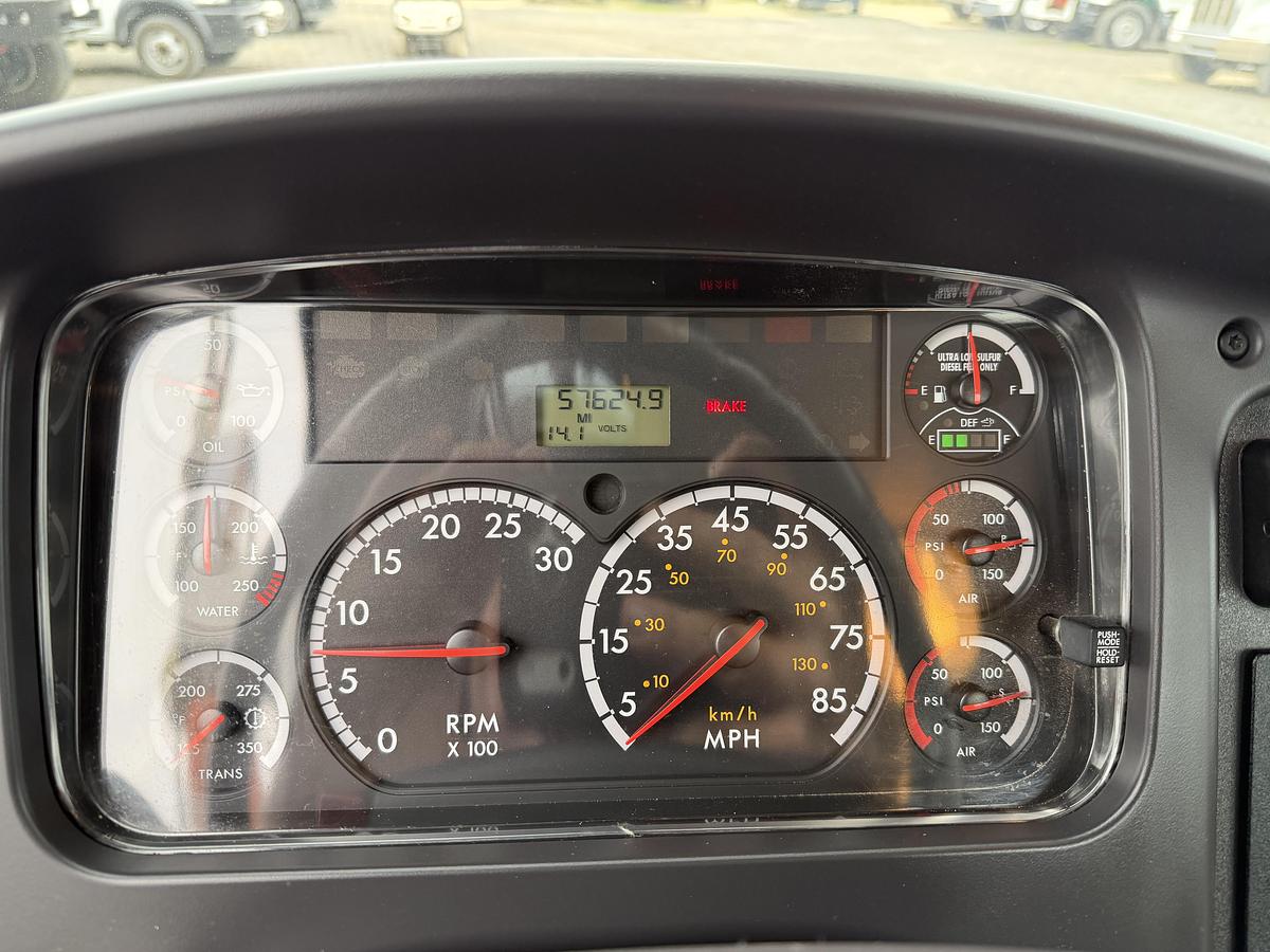 Used FREIGHTLINER ALTEC DM47BT DIGGER DERRICK