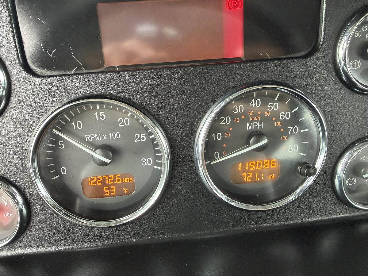 Used 2012 PETERBILT 348 DOT 70BBL PRESVAC