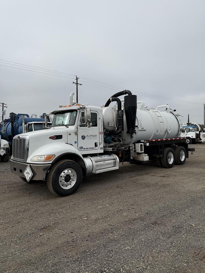 Used 2016 LIQUID RING 70BBL DOT CODE PETERBILT 348