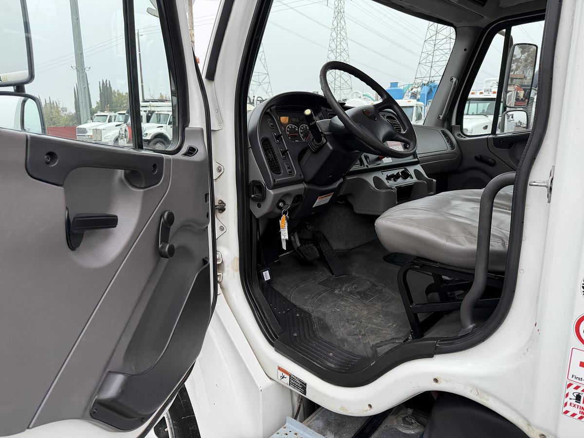 Used FREIGHTLINER ALTEC DM47BT DIGGER DERRICK