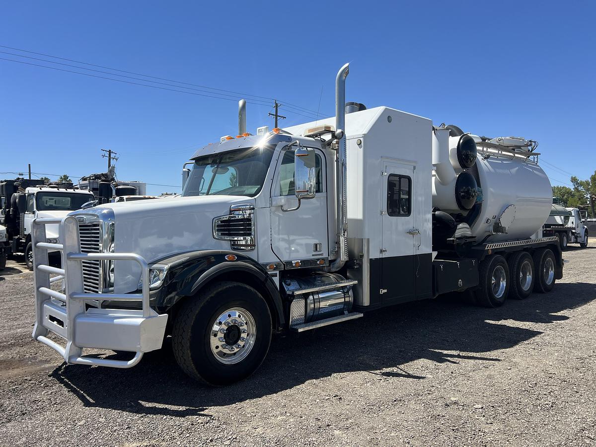 Used 2012 Freightliner  122sd