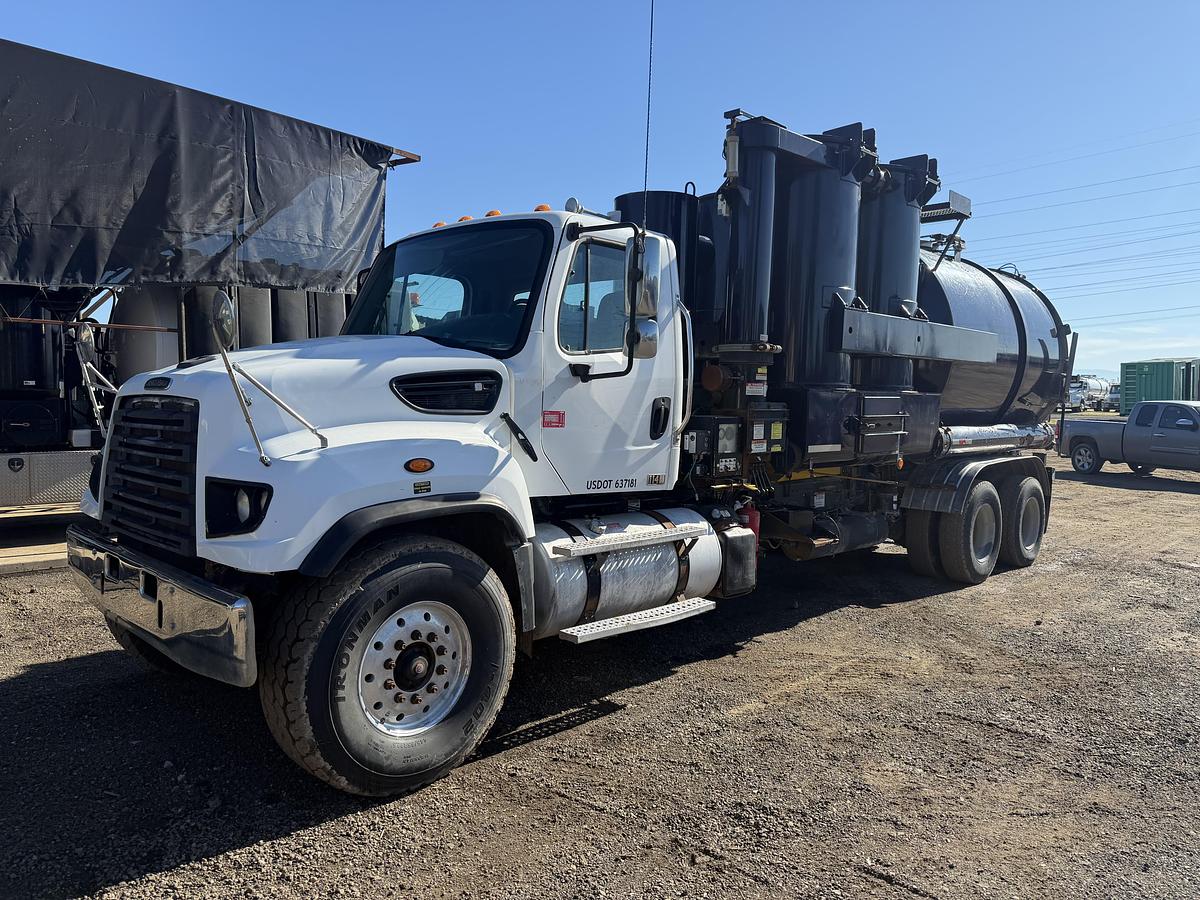Used 2014 SUPER SUCKER FREIGHTLINER 114SD