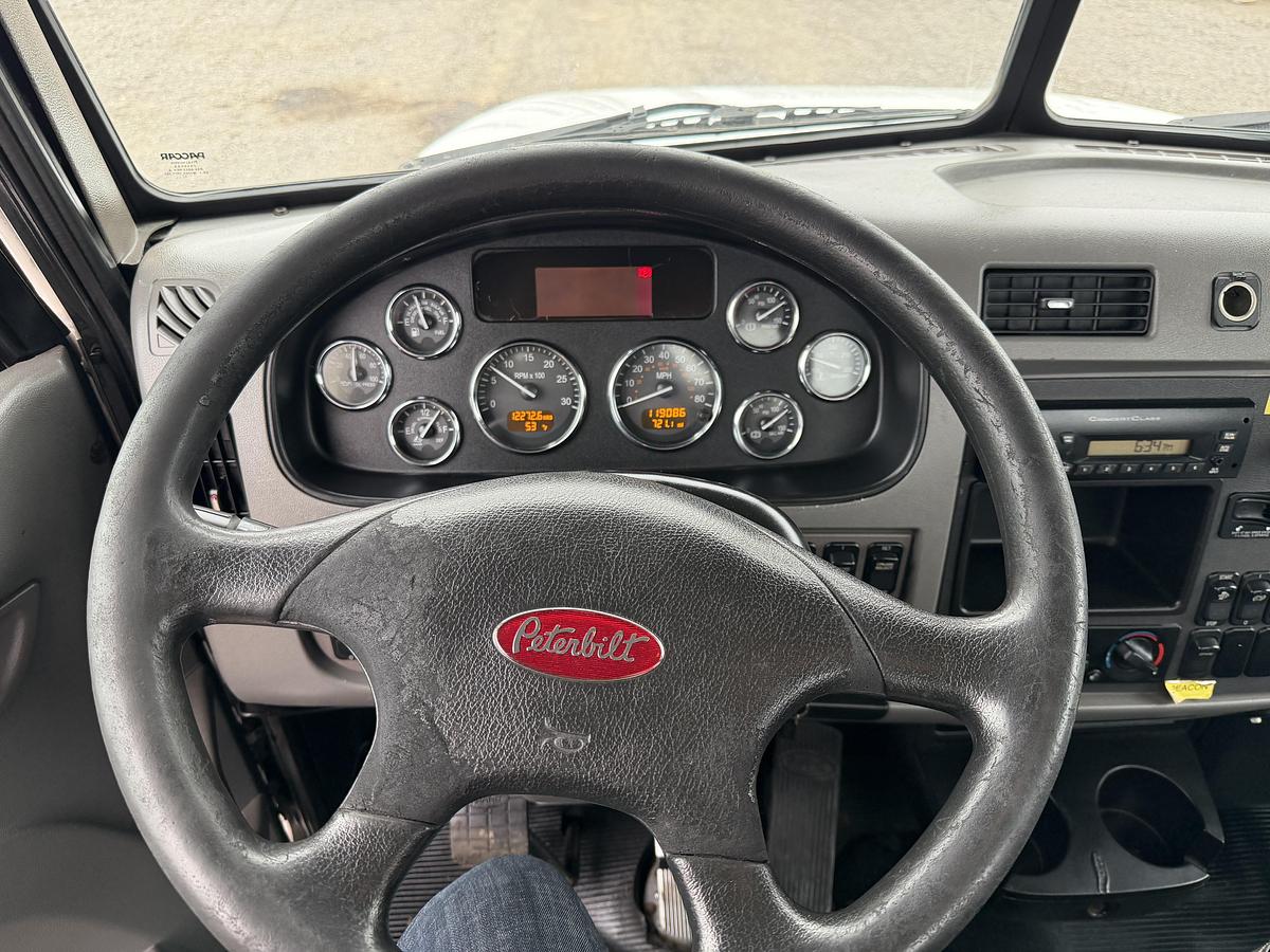 Used 2012 PETERBILT 348 DOT 70BBL PRESVAC