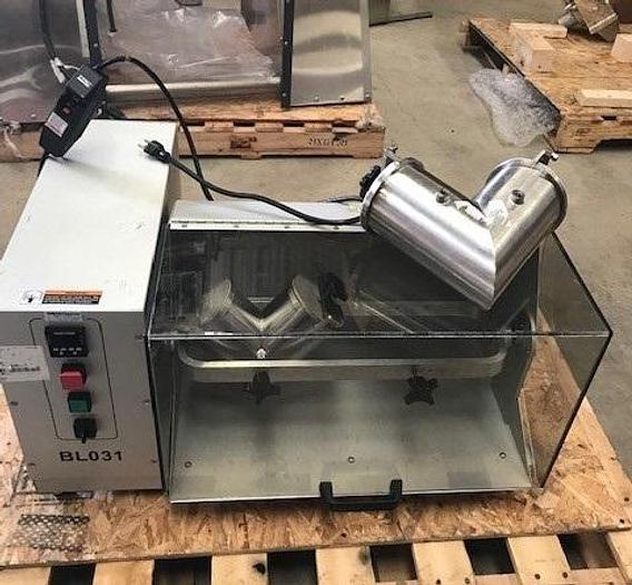 Used PATTERSON KELLEY (P-K) YOKE BLENDMASTER LAB BLENDER WITH (2) SHELLS - S/S