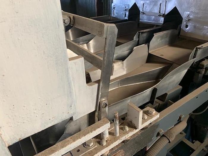 Used Triangle 3- Bucket Flexitron 1600 Linear Scale Filler