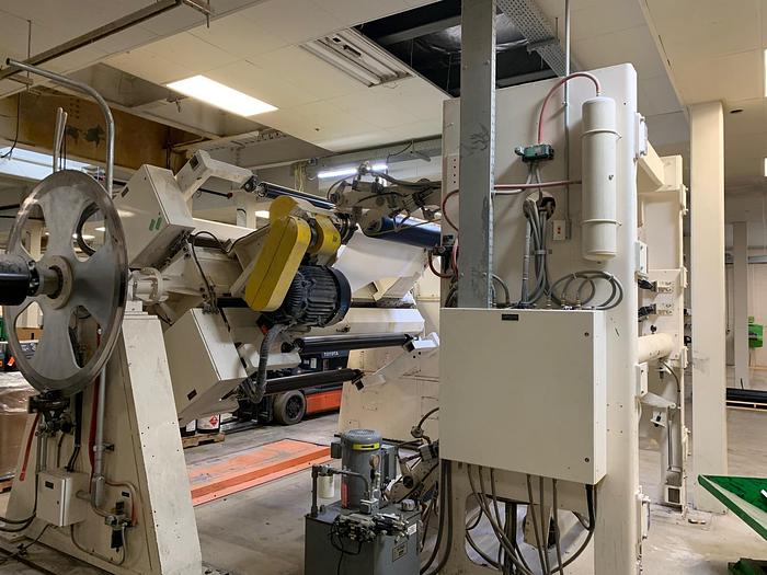 Used 66" DAVIS STANDARD TURRET UNWIND WITH FLYING SPLICE 50" OD CAPACITY - PENDING SALE