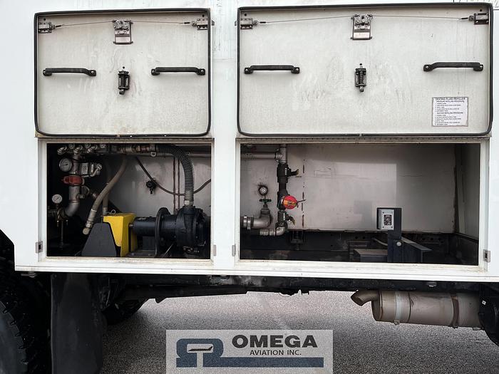 Used 1998 FMC LMD2000 Aircraft Deicer Truck