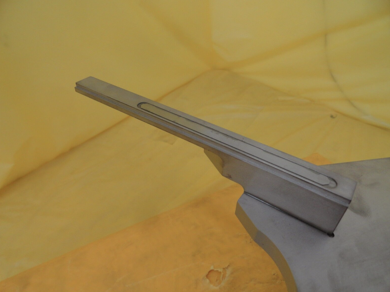 Used Kawasaki NS110C-B001 Chuckbot Robot 4K192-238-4 NSR-S307E 300mm DUV As-Is