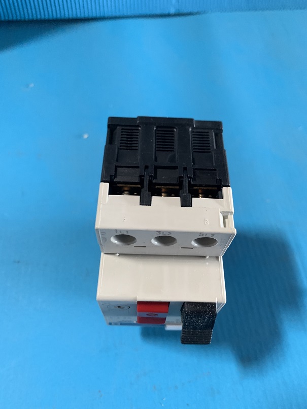 Used Telemecanique Motor Circuit Breaker GV2-M10