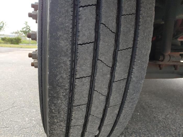 Used Elliott L55R Sign Crane on 2019 International 4300 Reg Cab Flatbed Truck - M97257