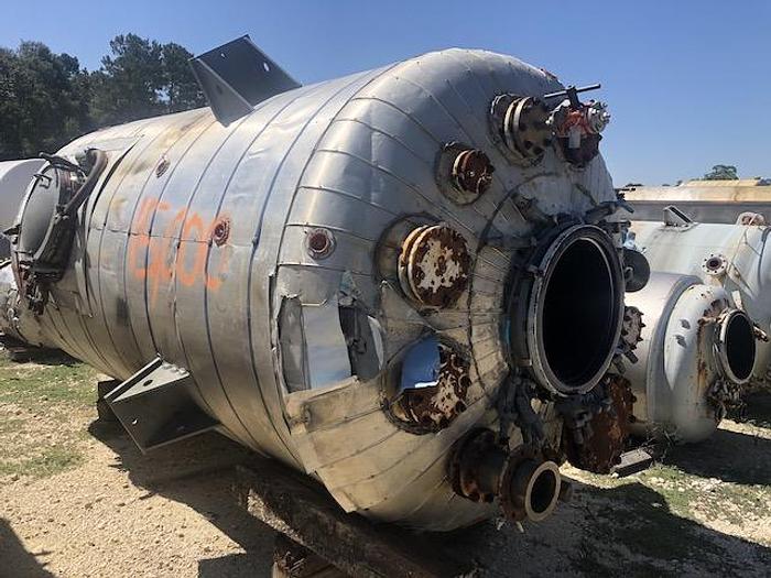 Used Used Glass Lined approximately 3000 gallon vertical glass lined tank