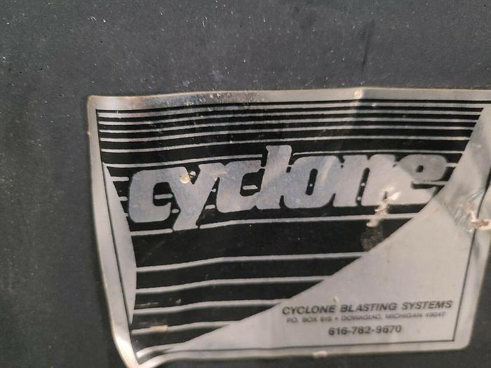 Used Cyclone Bench Top Sandblast Blasting System Glass Bead Not Sand