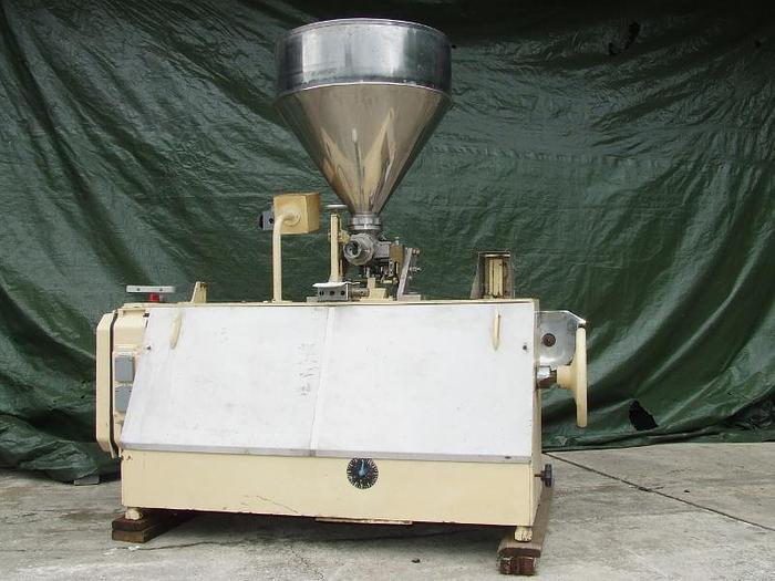 Gebraucht Automatischer Spender für Ketchup, Senf, Dressings, Saucen, Mayonnaise usw. in Metall-, Glas- oder Kunststoffbehälter