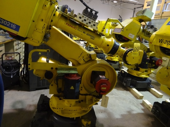 Used FANUC R2000iA/165F ROBOT W/RJ3iB CONTROLLER